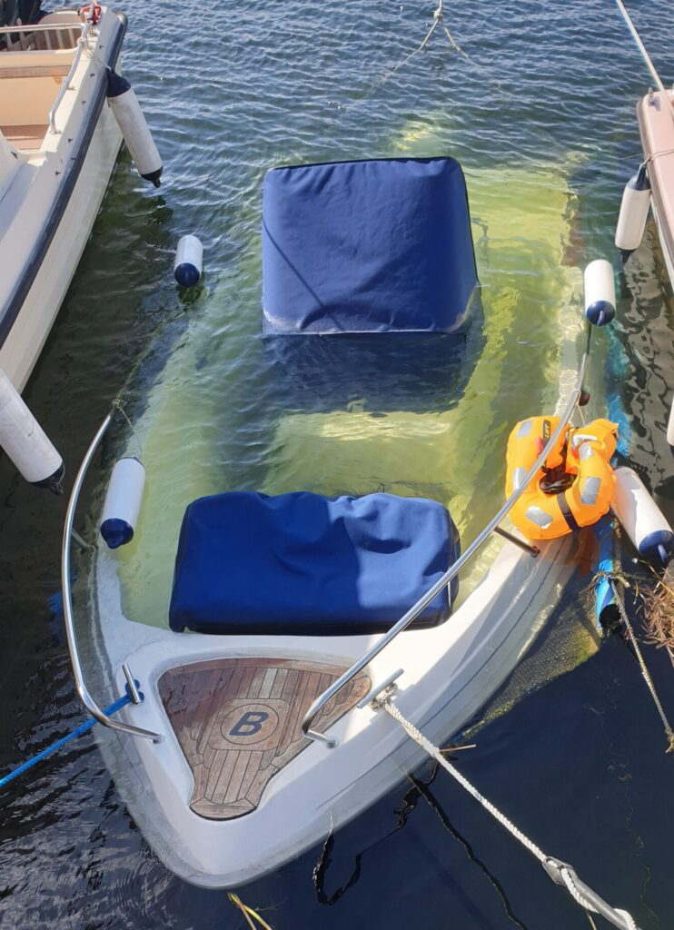 Breakdown of a small boat - what was the cause?